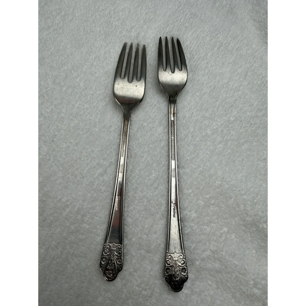 Vintage Rogers DeLuxe Plate Silver Plated Dinner & Grille Fork Precious Pattern